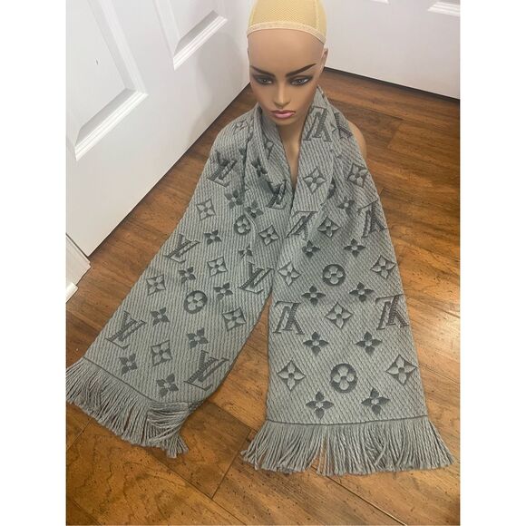 Louis vuitton logo mania  scarf shawl wrap - Picture 1 of 5